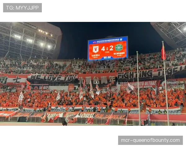 酷热天气考验球员体能,山东泰山与浙江队下半场均出现防守失位增多情况 酷热天气考验球员体能,山东泰山与浙江队下半场均出现防守失位增多情况
